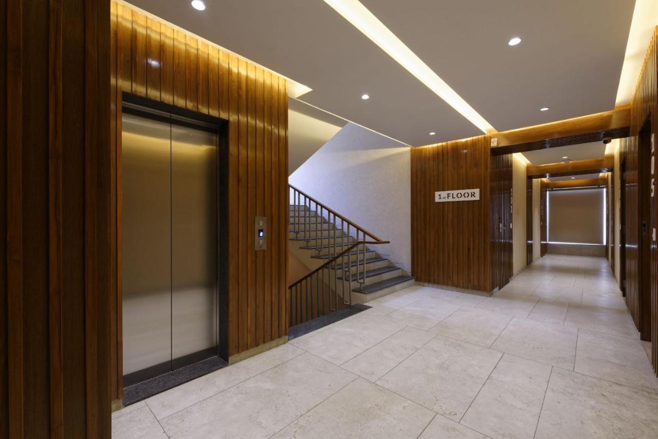 Hotel Flourish International Ahmedabad Exterior foto